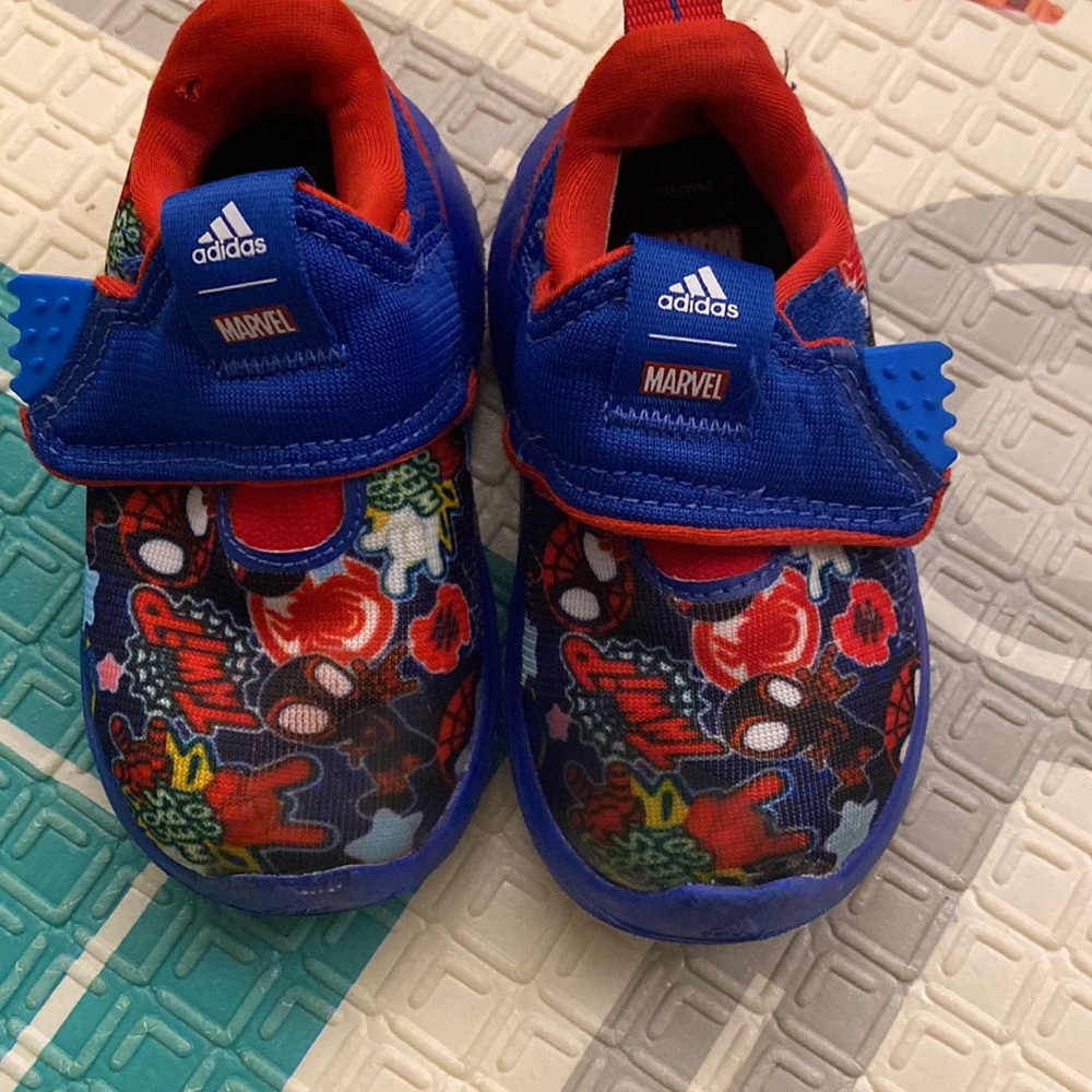 Adidas Marvel 🕷️